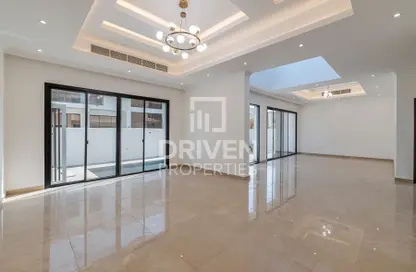 Villa - 5 Bedrooms - 6 Bathrooms for sale in Jumeirah Park Homes - Jumeirah Park - Dubai