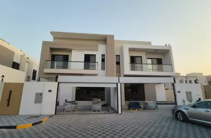Villa - 4 Bedrooms for rent in Hoshi 1 - Hoshi - Al Badie - Sharjah