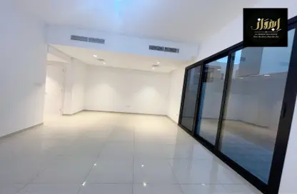 Townhouse - 3 Bedrooms - 4 Bathrooms for sale in Nasma Residence - Al Tai - Sharjah