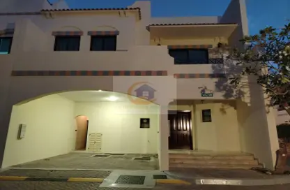 Villa - 4 Bedrooms - 5 Bathrooms for rent in Al Khalidiya - Abu Dhabi