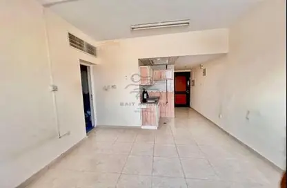 Apartment - 1 Bathroom for rent in Al Butina B - Al Butina - Sharjah