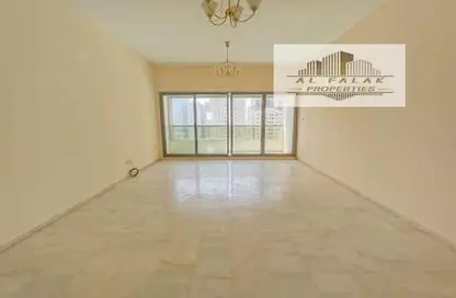 Apartment - 3 Bedrooms - 3 Bathrooms for rent in New Al Taawun Road - Al Taawun - Sharjah