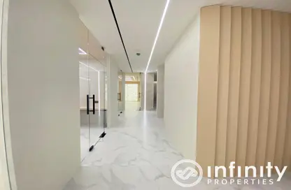 Office Space - Studio - 1 Bathroom for rent in Iris Bay - Business Bay - Dubai