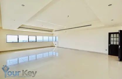 Apartment - 3 Bedrooms - 5 Bathrooms for rent in Silver Wave Tower - Al Mina - Abu Dhabi