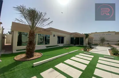 Villa - 4 Bedrooms - 5 Bathrooms for rent in Khuzam - Ras Al Khaimah