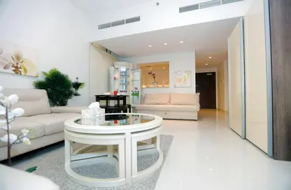 Apartment - 1 Bedroom - 2 Bathrooms for sale in Boulevard Crescent Tower 1 - BLVD Crescent - Downtown Dubai - Dubai