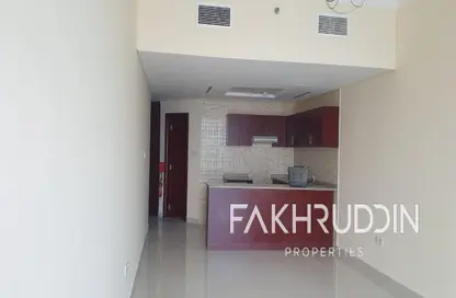 Apartment - 1 Bathroom for rent in Oasis Tower 1 - Dubai Sports City - Dubai