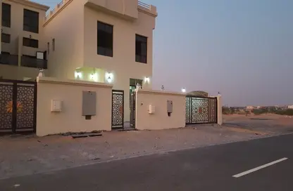 Villa - 5 Bedrooms - 6 Bathrooms for rent in Hoshi - Al Badie - Sharjah