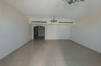 Apartment - 2 Bedrooms - 2 Bathrooms for rent in Ajman Corniche Road - Ajman