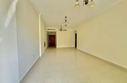 Apartment - 1 Bedroom - 2 Bathrooms for rent in Hajar Building - Muwaileh Commercial - Sharjah