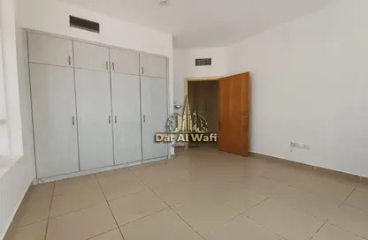 Apartment - 2 Bedrooms - 2 Bathrooms for rent in Al Nahda Complex - Al Nahda - Sharjah