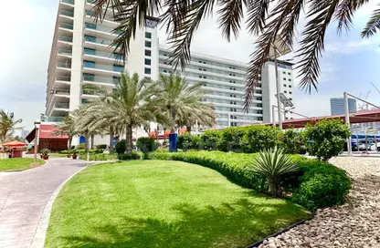 Apartment - 1 Bedroom - 2 Bathrooms for sale in Azure Residences - Palm Jumeirah - Dubai