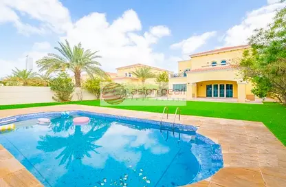 Villa - 4 Bedrooms - 5 Bathrooms for rent in Legacy - Jumeirah Park - Dubai