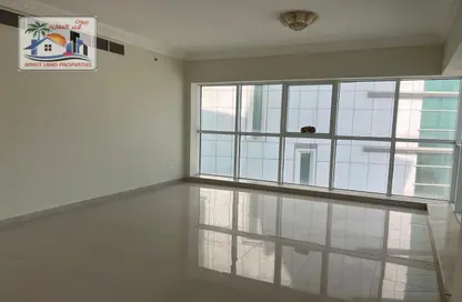 Apartment - 3 Bedrooms - 4 Bathrooms for rent in Crystal Plaza - Al Majaz 1 - Al Majaz - Sharjah