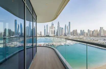 Apartment - 3 Bedrooms - 3 Bathrooms for sale in Marina Vista - EMAAR Beachfront - Dubai Harbour - Dubai