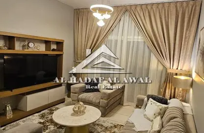 Apartment - 2 Bedrooms - 2 Bathrooms for rent in Al Khan 9 building - Al Khan - Sharjah