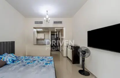 Apartment - 1 Bathroom for sale in UniEstate Sports Tower - Dubai Sports City - Dubai