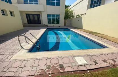 Villa - 5 Bedrooms - 7 Bathrooms for rent in Umm Suqeim 2 - Umm Suqeim - Dubai