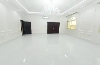 Villa for sale in Khalifa City A - Khalifa City - Abu Dhabi