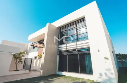 Villa - 4 Bedrooms - 7 Bathrooms for sale in West Yas - Yas Island - Abu Dhabi