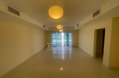 Apartment - 3 Bedrooms - 5 Bathrooms for rent in Al Amirah Building - Al Raha Beach - Abu Dhabi