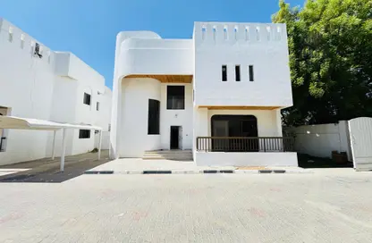 Villa - 3 Bedrooms - 4 Bathrooms for rent in Al Kuwaitat - Central District - Al Ain