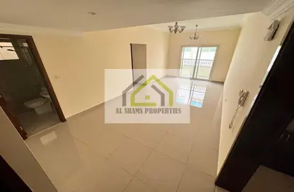 Apartment - 3 Bedrooms - 3 Bathrooms for rent in Muwaileh 29 Building - Muwaileh - Sharjah