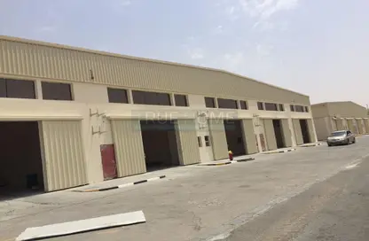 Warehouse - Studio for sale in Al Sajaa - Sharjah