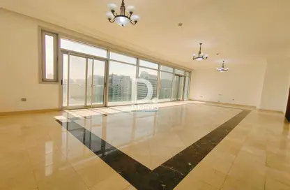 Apartment - 4 Bedrooms - 5 Bathrooms for rent in Galaxy tower - Khalifa Street - Abu Dhabi