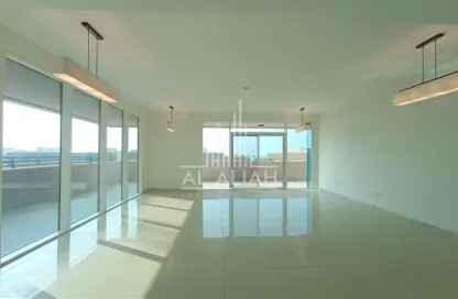 Apartment - 4 Bedrooms - 6 Bathrooms for rent in Marina Sunset Bay - The Marina - Abu Dhabi