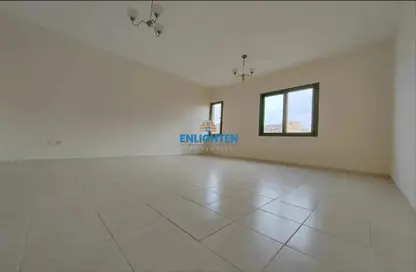 Apartment - 1 Bathroom for rent in IC1-EMR-17 - Emirates Cluster - International City - Dubai