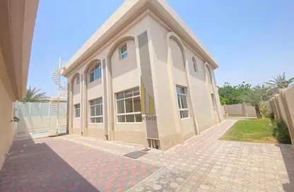 Villa - 4 Bedrooms - 6 Bathrooms for rent in Jumeirah 1 Villas - Jumeirah 1 - Jumeirah - Dubai