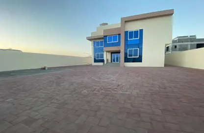 Villa - 5 Bedrooms - 7 Bathrooms for rent in Madinat Al Riyad - Abu Dhabi