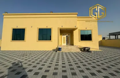 Villa - 4 Bedrooms - 5 Bathrooms for rent in Al Warqa'a 4 - Al Warqa'a - Dubai