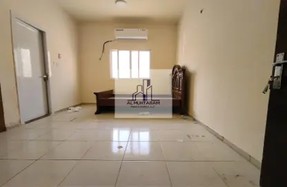 Apartment - 1 Bathroom for rent in Muwailih Building - Muwaileh - Sharjah