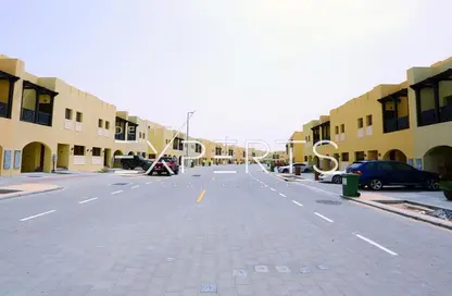 Townhouse - 2 Bedrooms - 3 Bathrooms for sale in Zone 8 - Hydra Village - Abu Dhabi