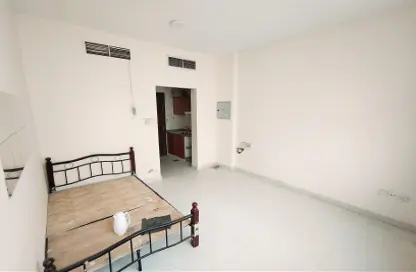 Apartment - 1 Bathroom for rent in Muwaileh 29 Building - Muwaileh - Sharjah