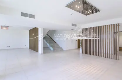 Villa - 4 Bedrooms - 6 Bathrooms for sale in West Yas - Yas Island - Abu Dhabi