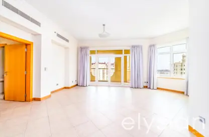 Apartment - 3 Bedrooms - 4 Bathrooms for rent in Al Shahla - Shoreline Apartments - Palm Jumeirah - Dubai