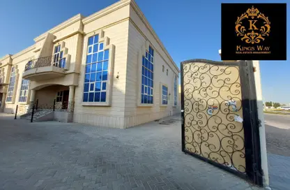 Villa - 5 Bedrooms - 5 Bathrooms for rent in Shakhbout City - Abu Dhabi