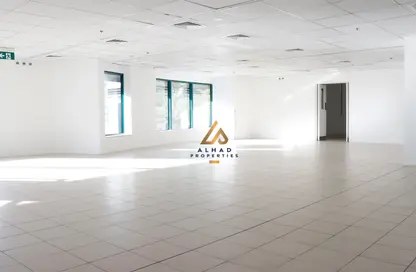 Retail - Studio for rent in DXB Tower - Sheikh Zayed Road - Dubai