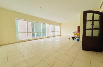 Apartment - 3 Bedrooms - 4 Bathrooms for rent in Al Salam Street - Abu Dhabi