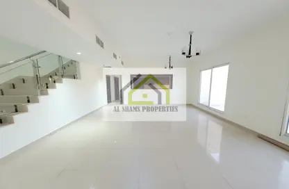 Duplex - 3 Bedrooms - 4 Bathrooms for rent in Royal JVC Building - Jumeirah Village Circle - Dubai