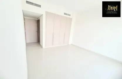 Apartment - 3 Bedrooms - 4 Bathrooms for rent in Hoshi 1 - Hoshi - Al Badie - Sharjah