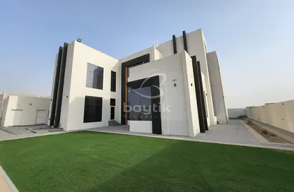 Villa - 4 Bedrooms - 7 Bathrooms for rent in Al Aweer 1 - Al Aweer - Dubai