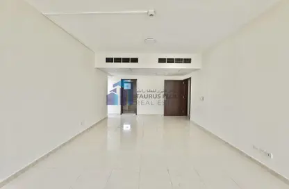 Apartment - 3 Bedrooms - 3 Bathrooms for rent in Maktoum Road - Deira - Dubai