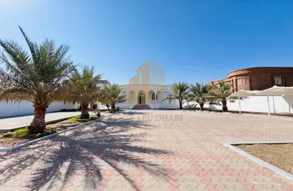 Villa - 4 Bedrooms - 5 Bathrooms for rent in Jefeer Jedeed - Falaj Hazzaa - Al Ain