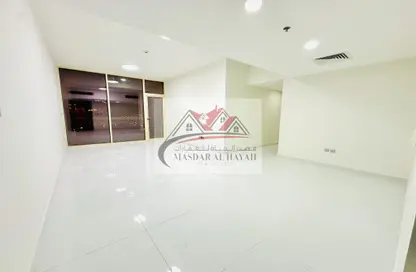 Apartment - 3 Bedrooms - 4 Bathrooms for rent in Muwaileh 29 Building - Muwaileh - Sharjah