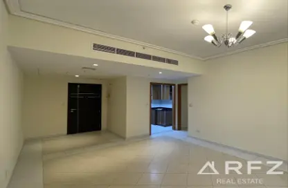 Apartment - 3 Bedrooms - 3 Bathrooms for rent in 21st Century Tower - Sheikh Zayed Road - Dubai