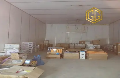 Warehouse - Studio for rent in Umm Ramool - Dubai